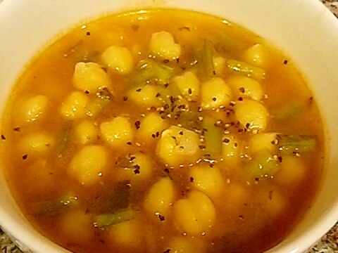 ひよこ豆のトムヤムスープ
